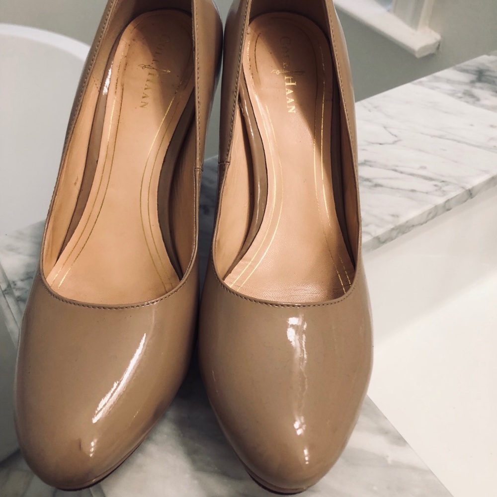 Cole Haan almond toe pump size 8.5